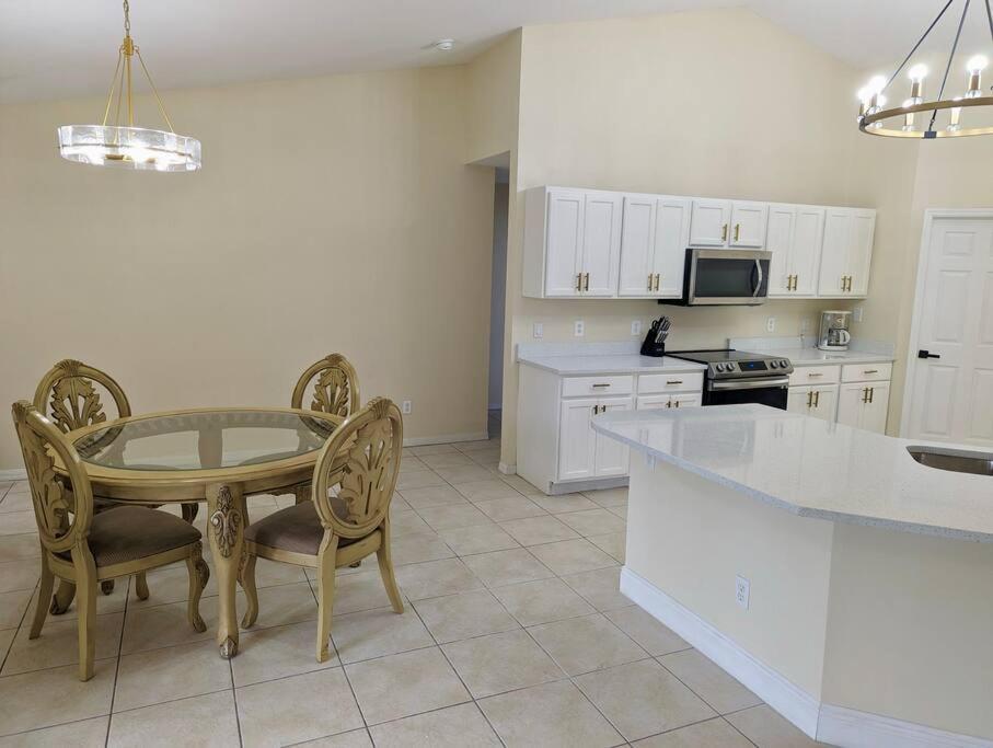 Spacious Family Retreat - Pet Friendly Vero Beach Exterior photo