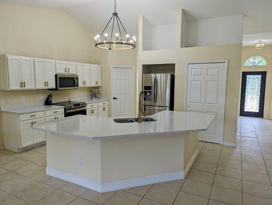 Spacious Family Retreat - Pet Friendly Vero Beach Exterior photo