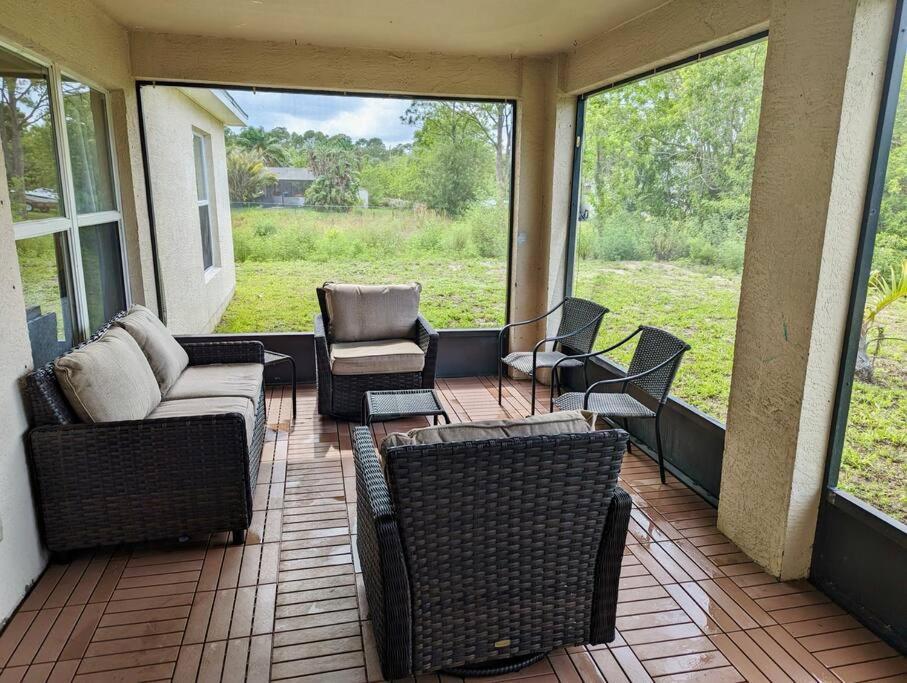 Spacious Family Retreat - Pet Friendly Vero Beach Exterior photo